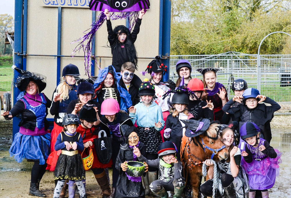 Bourton Vale Equestrian Centre Bourton-in-the-Water Riding School